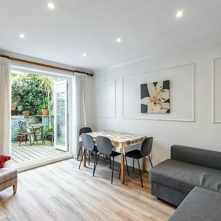Lovely West London Entire Apartment Экстерьер фото