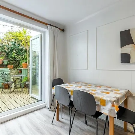 Lovely West London Entire Apartment Экстерьер фото